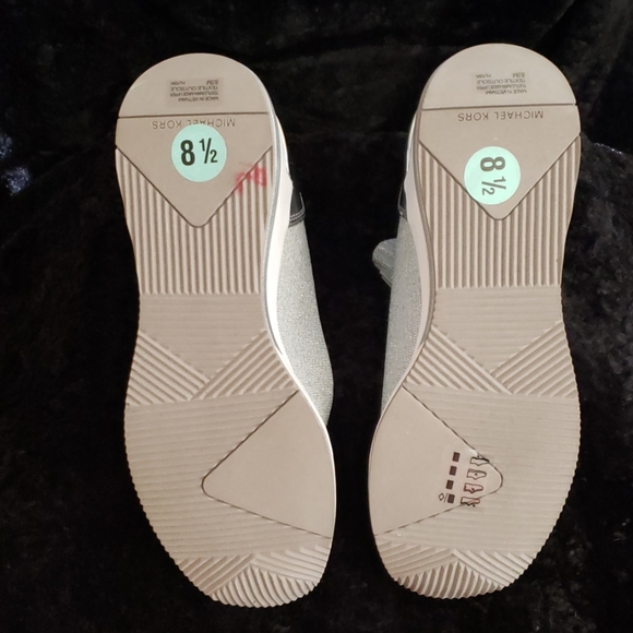 Silver Glitter Michael Kors shoes - Picture 4 of 5